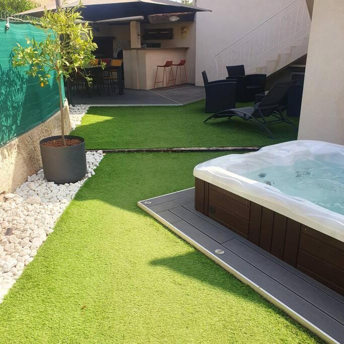Joli Haut De Villa 3 Chambres Climatise Avec Jacuzzi Marignane Eksteriør billede